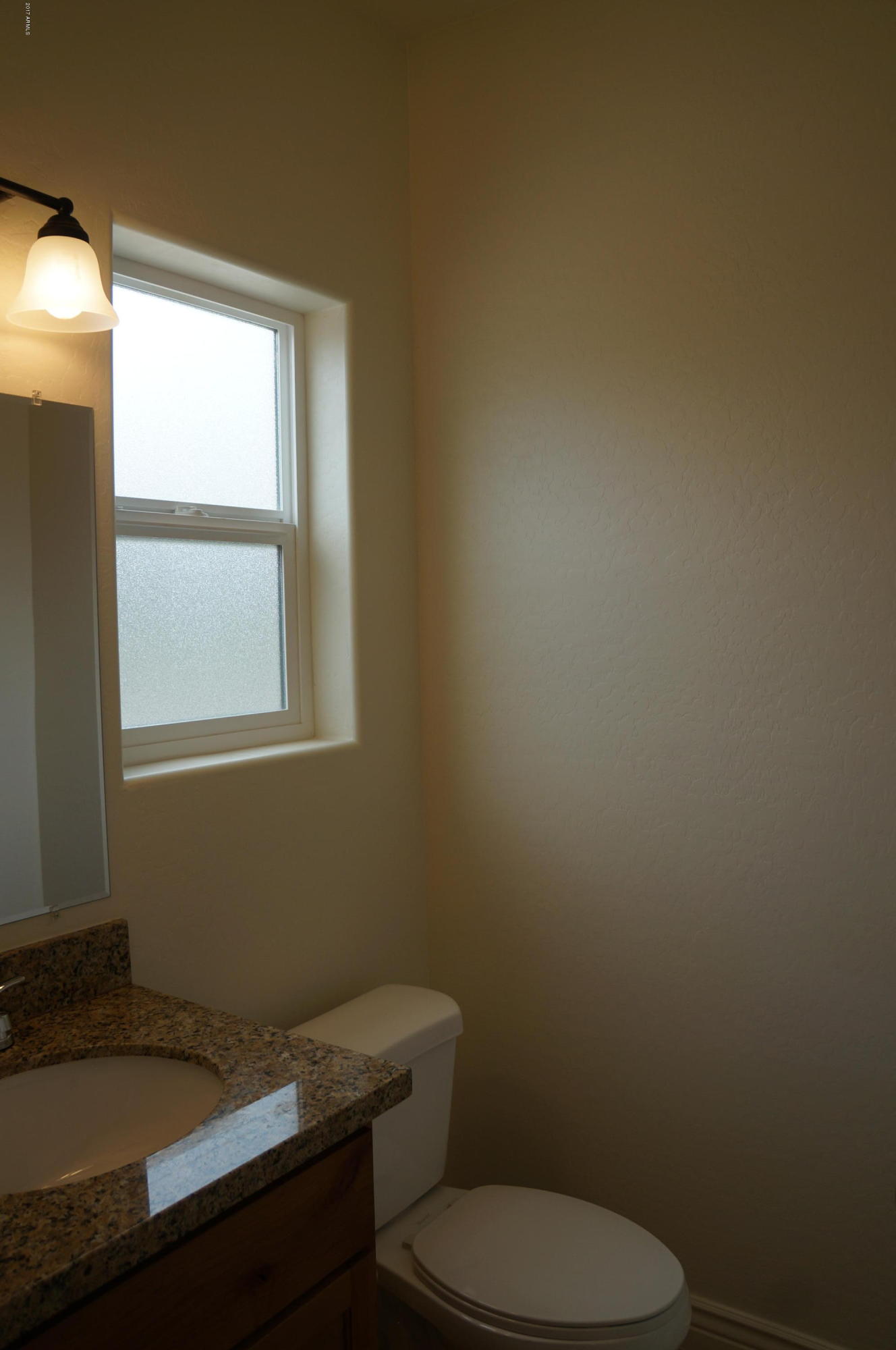 2225 East Pecan Road Phoenix, AZ 85040 - Photo 9 of 33 DSC04402