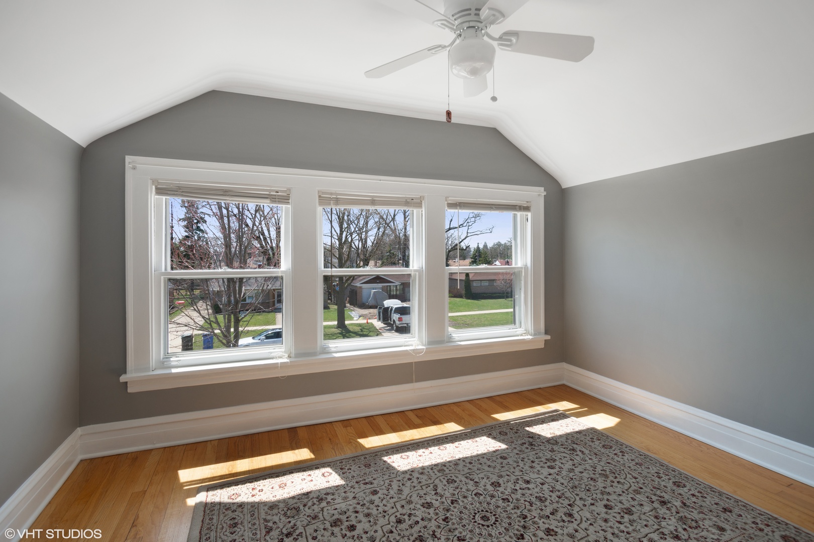 822 East Thacker Street Des Plaines, IL 60016 - Photo 15 of 20 a view of a livingroom with a window