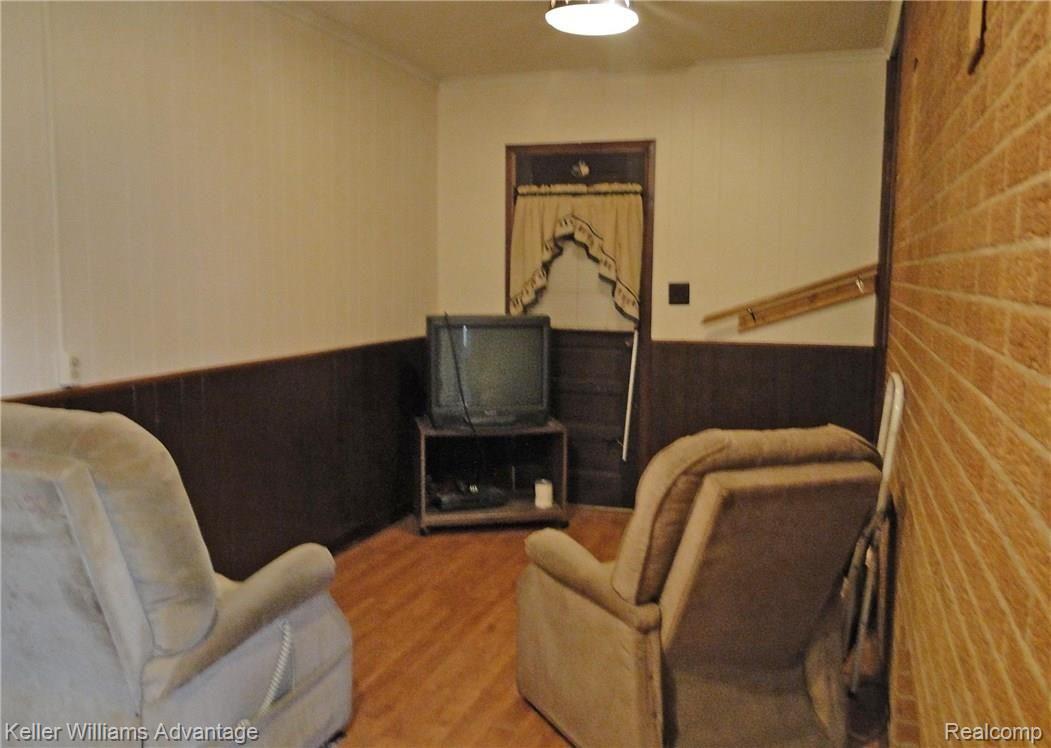 17438 Inkster Road Redford, MI 48240 - Photo 4 of 11 Bonus Room 1.jpg