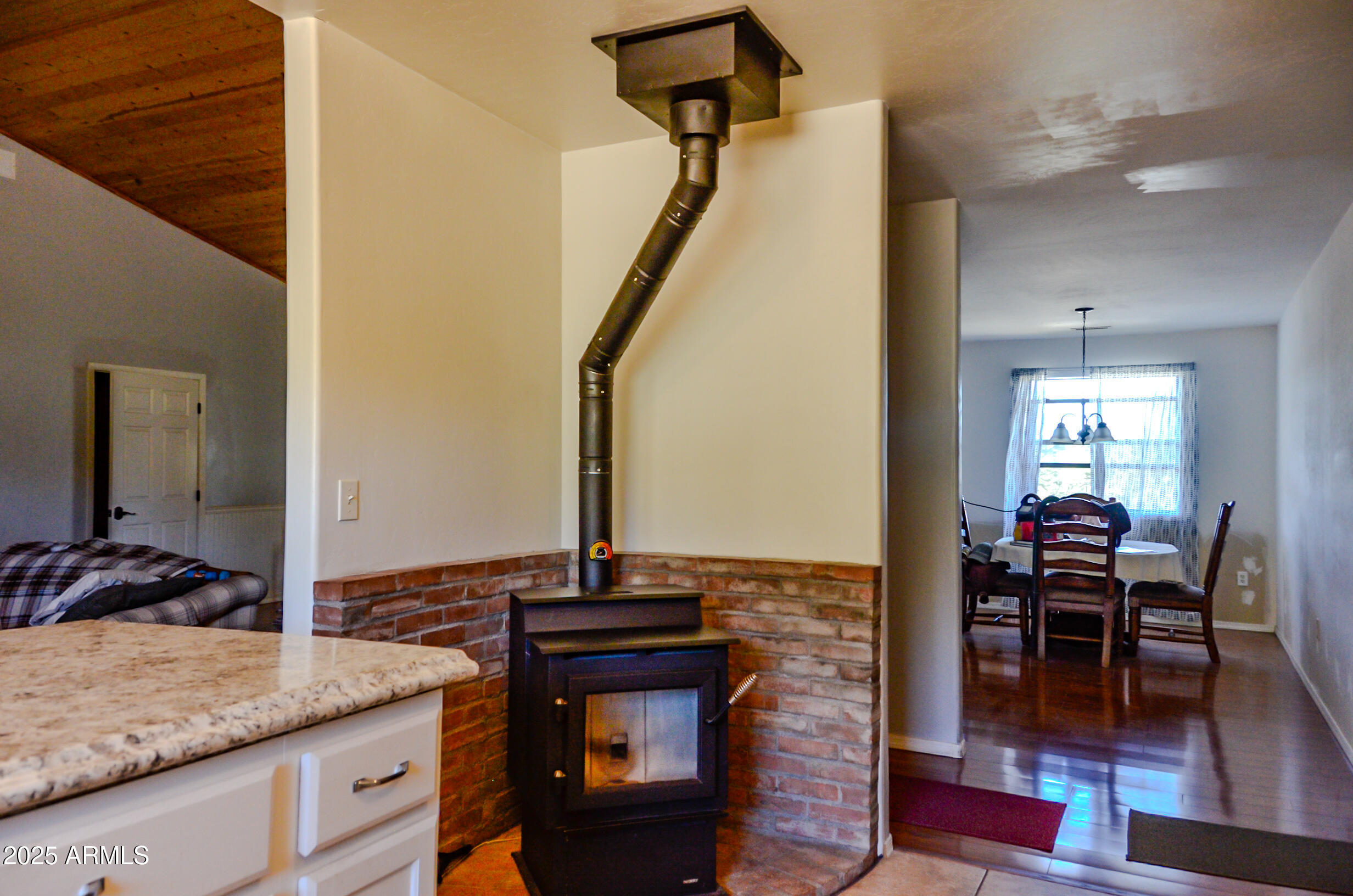 685 Kuhn Road Pinedale, AZ 85934 - Photo 12 of 74 a view of living room with furniture and rug