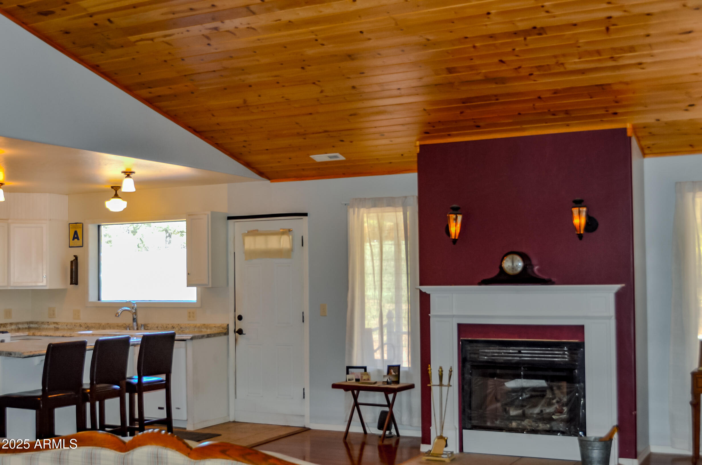 685 Kuhn Road Pinedale, AZ 85934 - Photo 15 of 74 a view of a livingroom with furniture and window