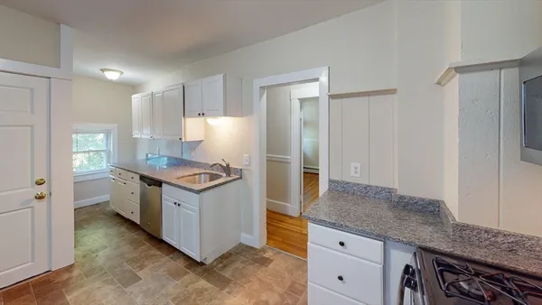 $2,795 | 122 Gladstone Street, Unit A, Boston, MA 02128