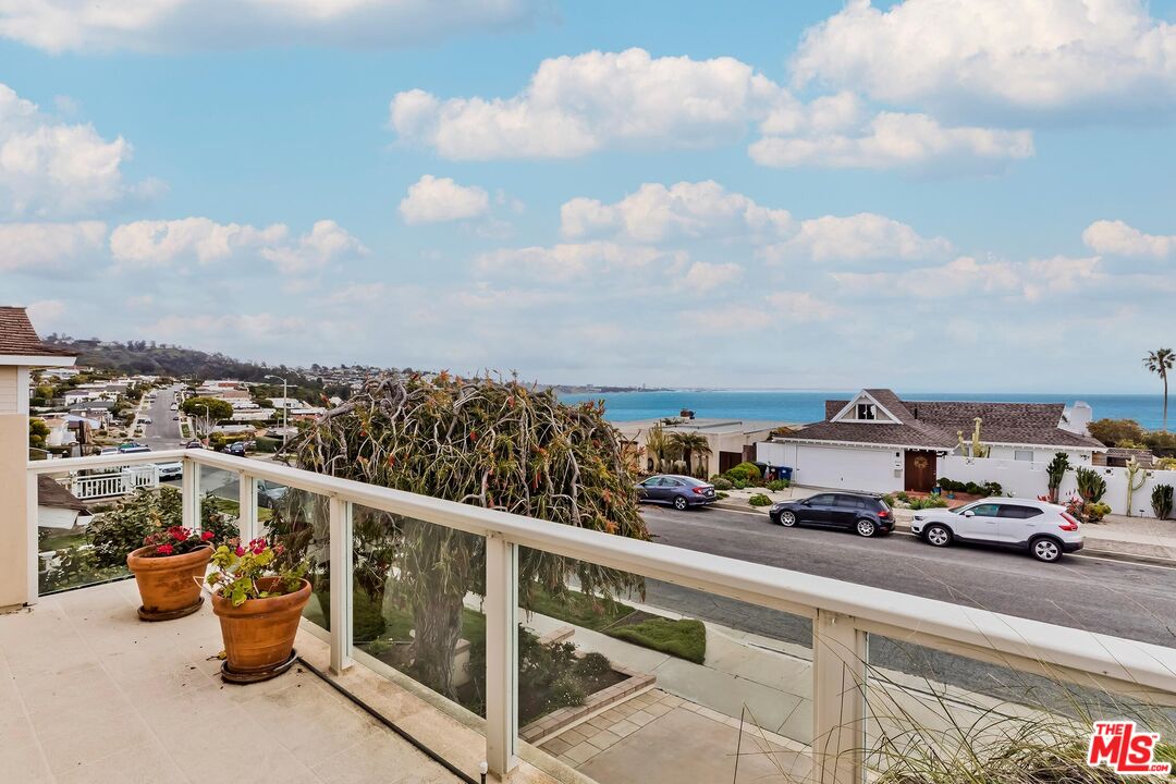 18409 Wakecrest Drive Malibu, CA 90265 - Photo 17 of 32 a view of city from balcony
