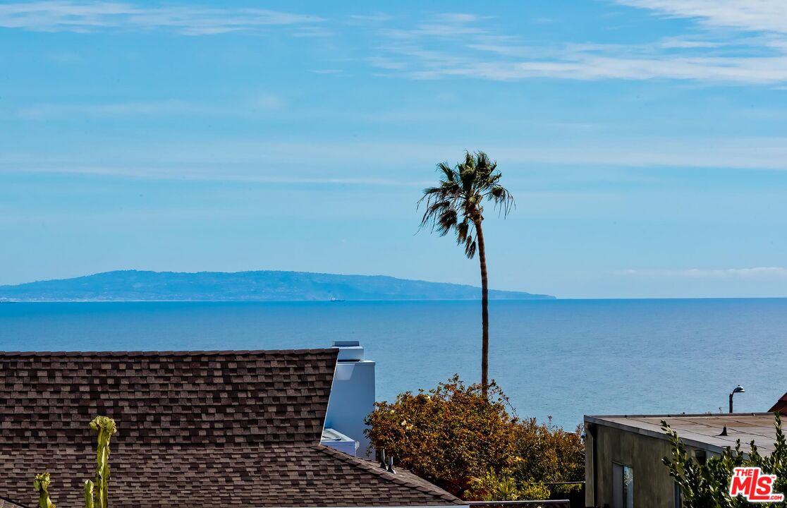 18409 Wakecrest Drive Malibu, CA 90265 - Photo 3 of 32