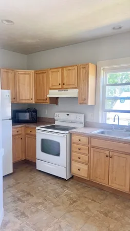 $950 | 0 Confidential, Brockton, MA 02301