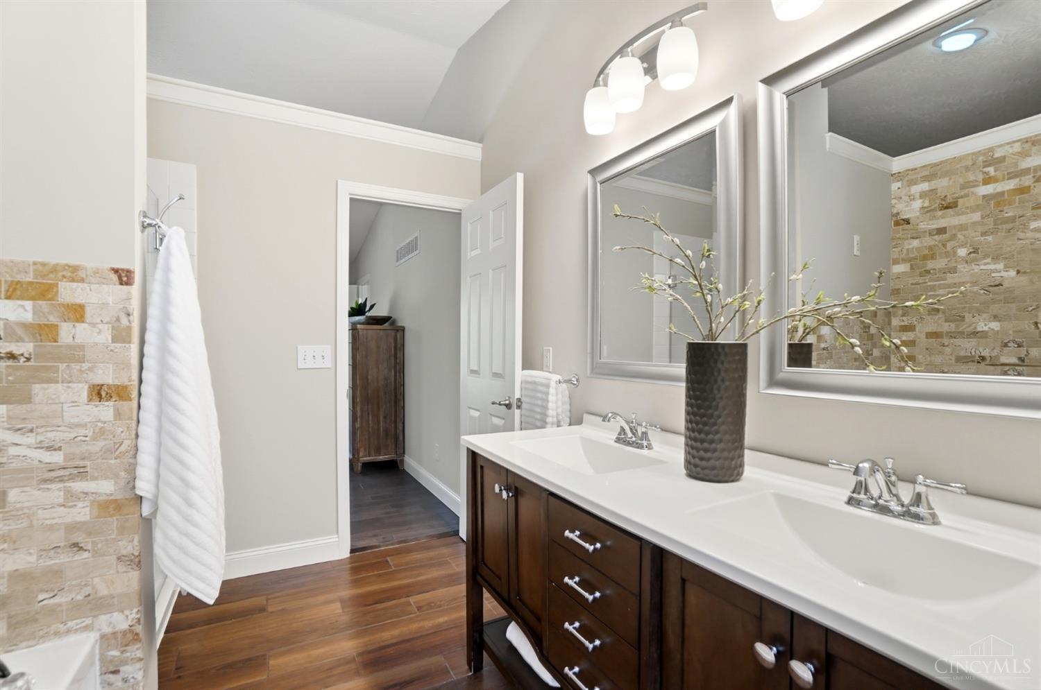 837 Martini Road Cincinnati, OH 45233 - Photo 19 of 41 Gallery Image 19