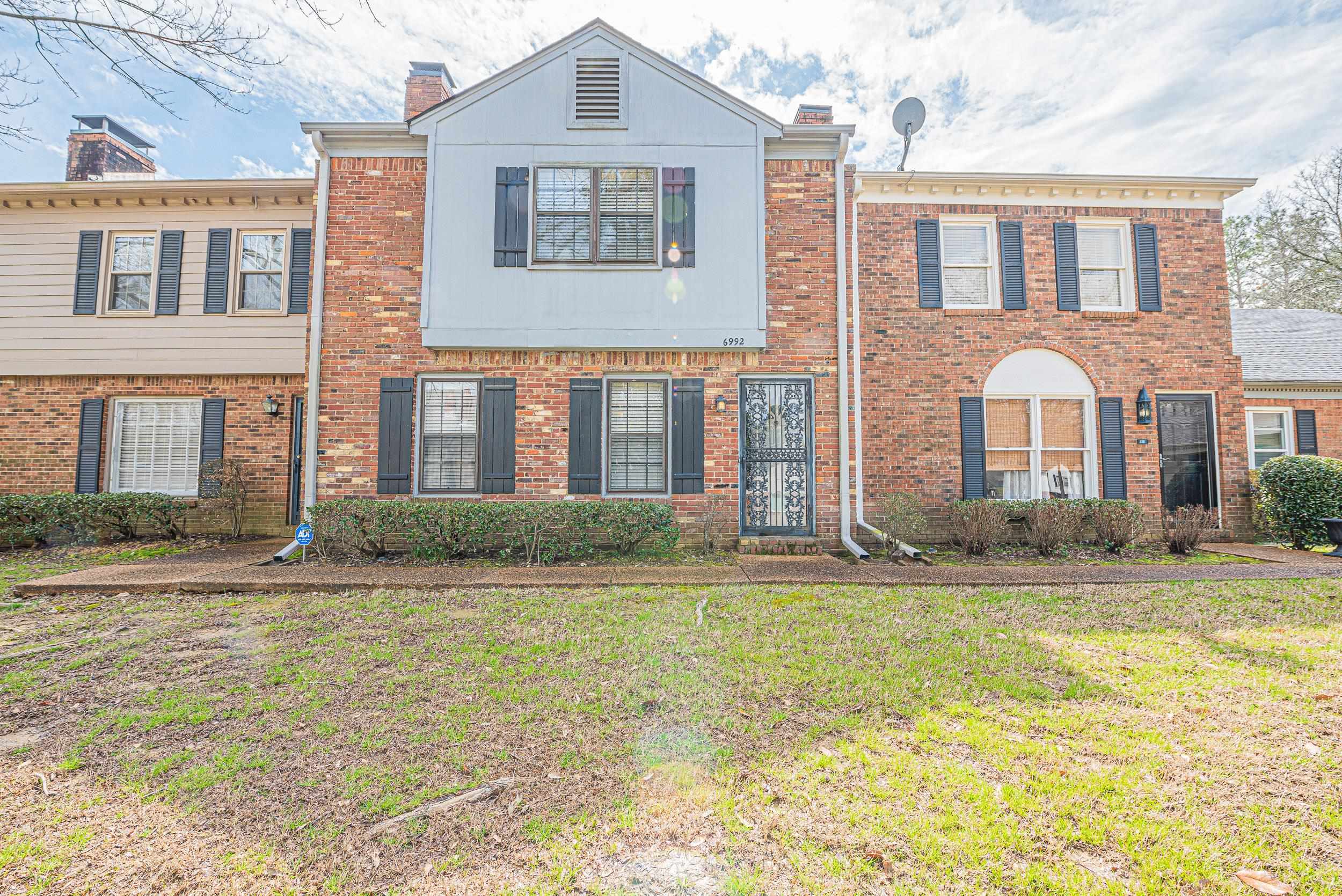 6992 Country Road, Unit 27 Germantown, TN 38138 - Photo 1 of 25 Gallery Image 1