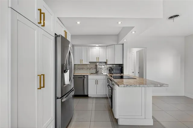 $924,000 | 2110 Northeast 56th Street, Fort Lauderdale, FL 33308