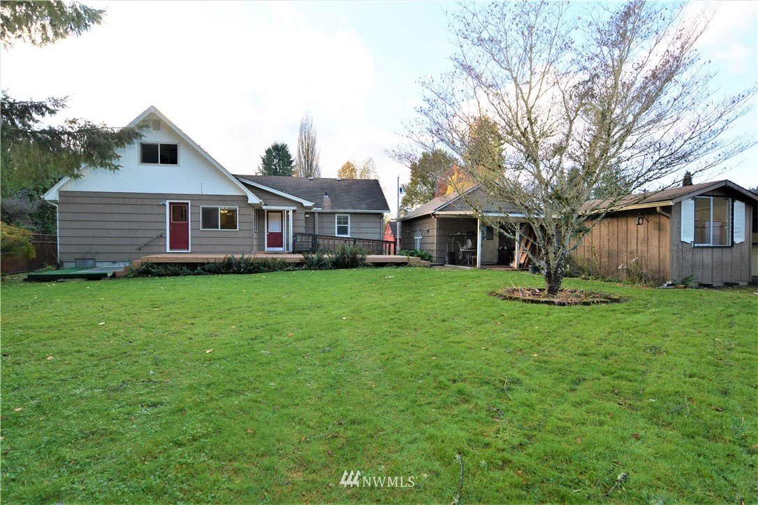 116 Dungan Road Kelso, WA 98626 - Photo 33 of 40 a front view of house with yard and green space