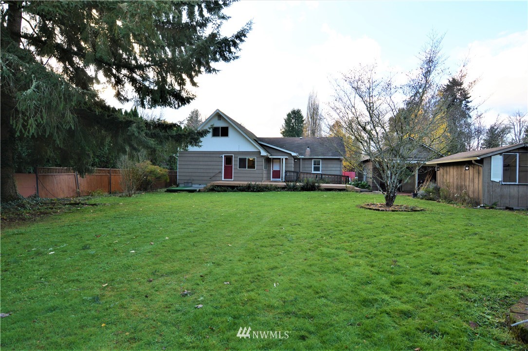 116 Dungan Road Kelso, WA 98626 - Photo 36 of 40 a front view of house with backyard and green space