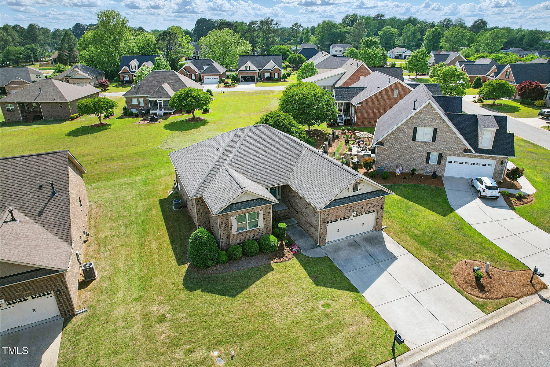 116 Colonade Court Benson, NC 27504 - Photo 5 of 37 an aerial view of a house with a garden