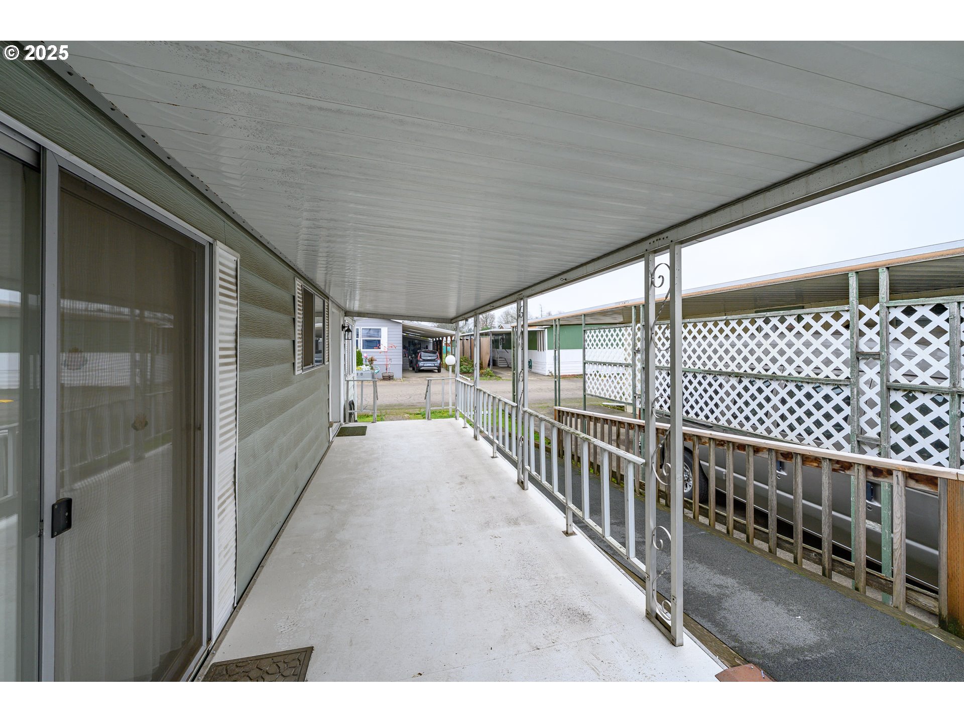 2901 East 2nd Street, Unit 109 Newberg, OR 97132 - Photo 7 of 35 a view of a porch