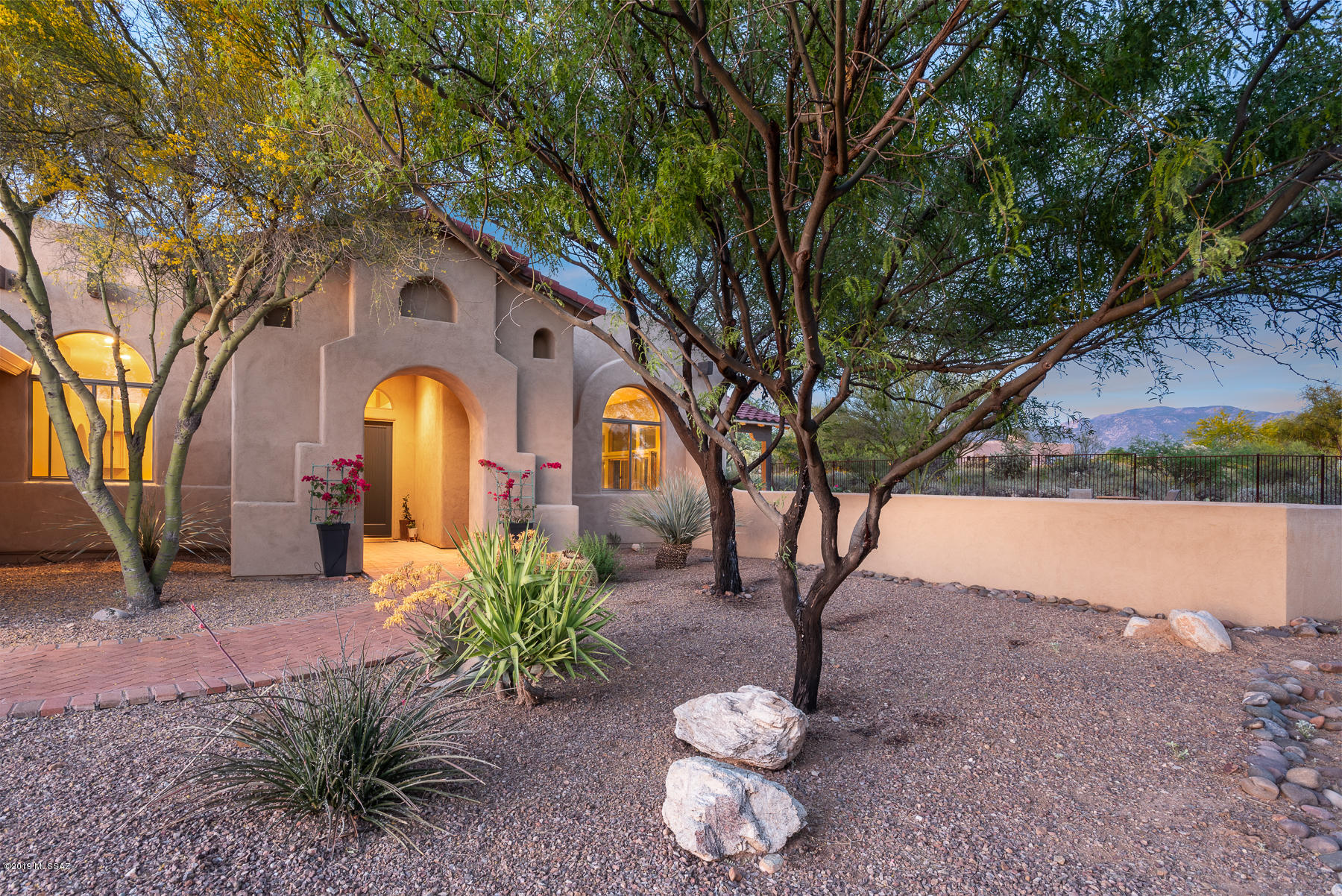 12316 Cloud Ridge Drive Tucson, AZ 85755 - Photo 2 of 30