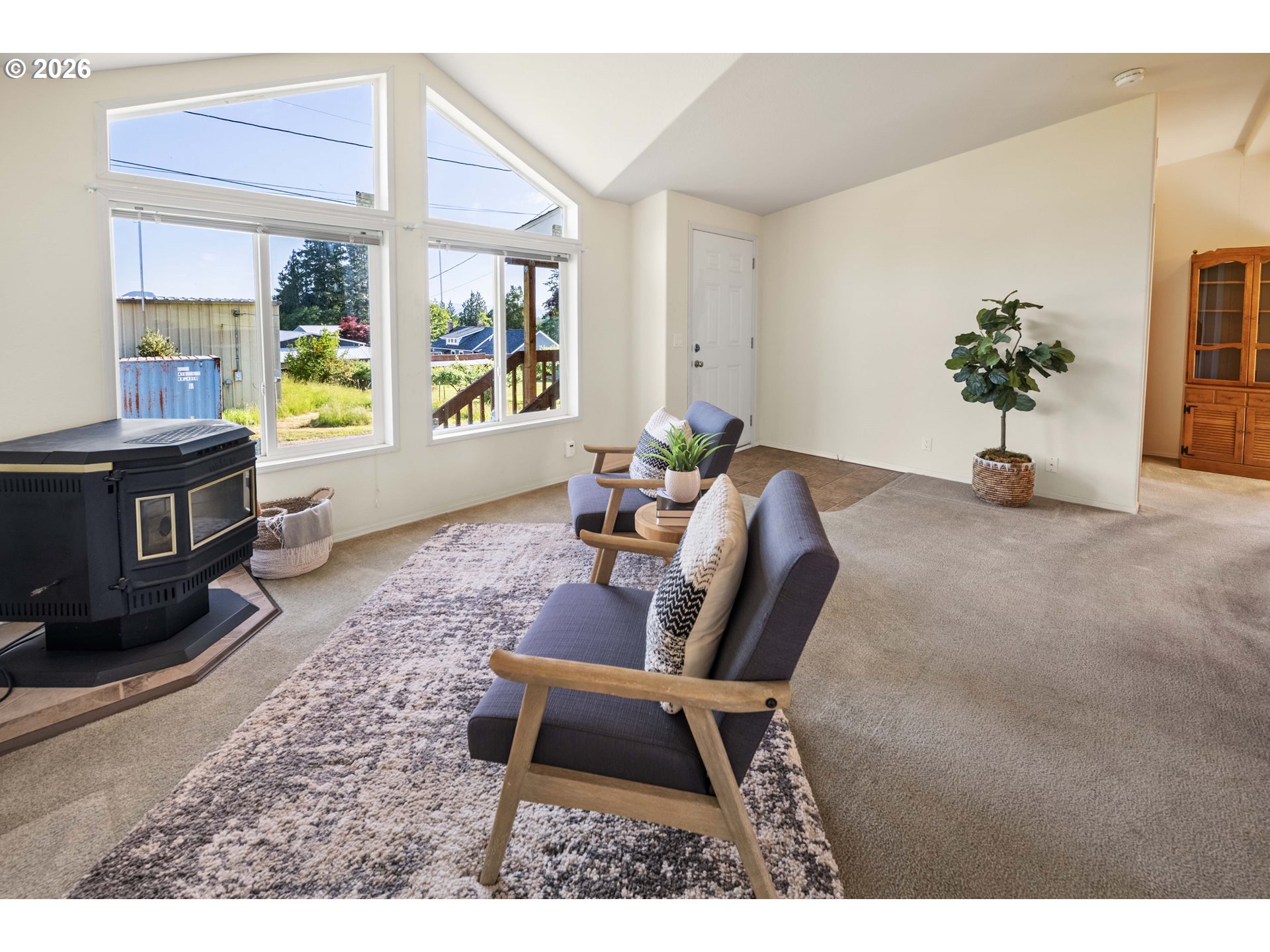 93228 Knappa Platt Road Astoria, OR 97103 - Photo 4 of 46 Living Room