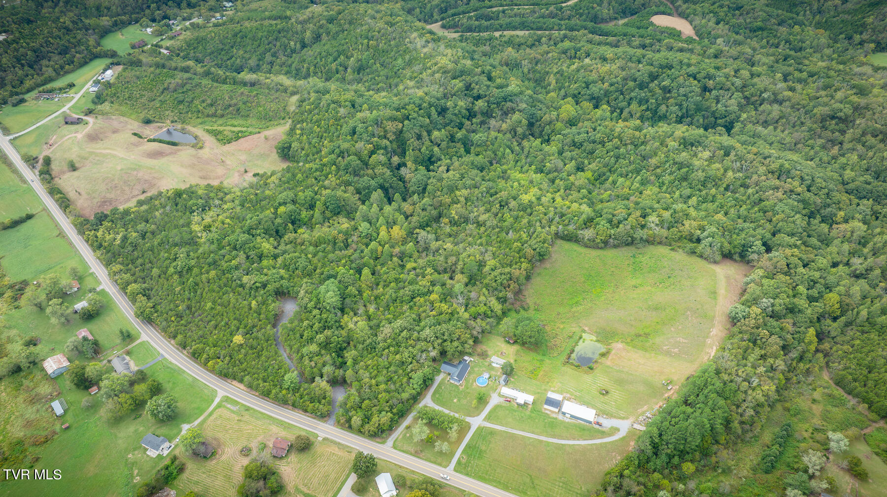 5965 Baileyton Road Greeneville, TN 37745 - Photo 3 of 18 102