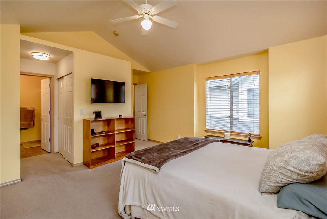 18804 19th Drive Southeast Bothell, WA 98012 - Photo 8 of 16
