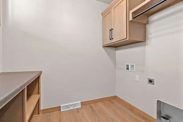 $719,900 | 302 Lansdowne Street, De Pere, WI 54115