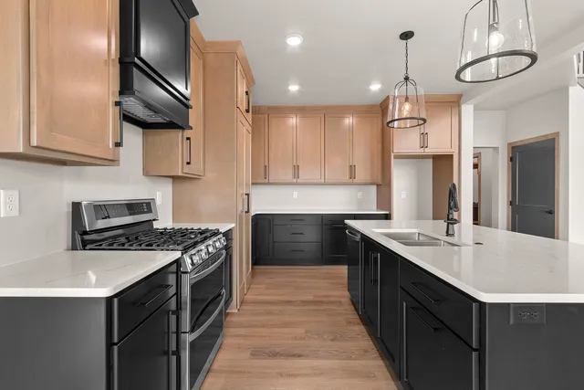 $719,900 | 302 Lansdowne Street, De Pere, WI 54115