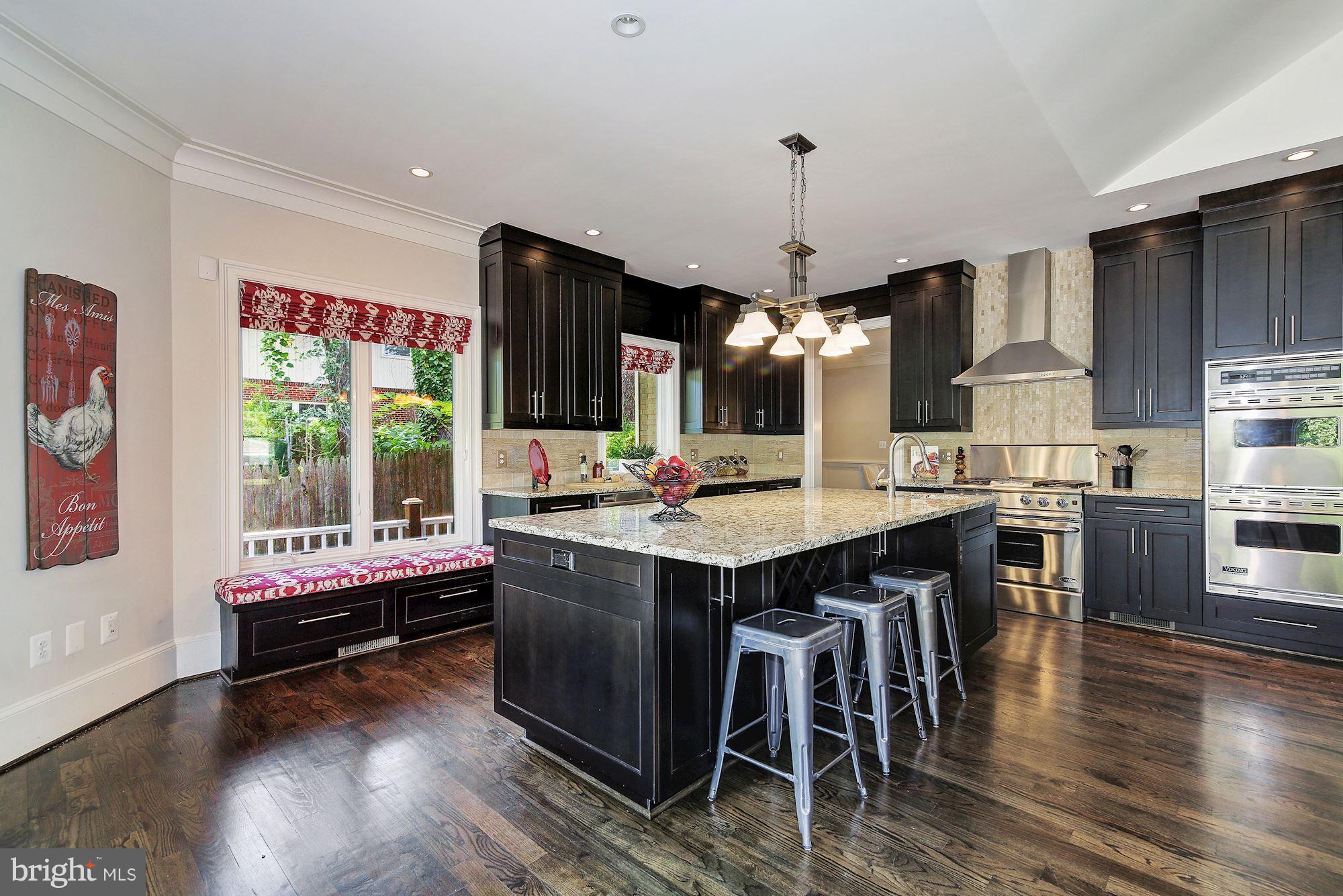 3224 Park View Road Chevy Chase, MD 20815 - Photo 11 of 30 Chef-grade kitchen offers gas cooking.