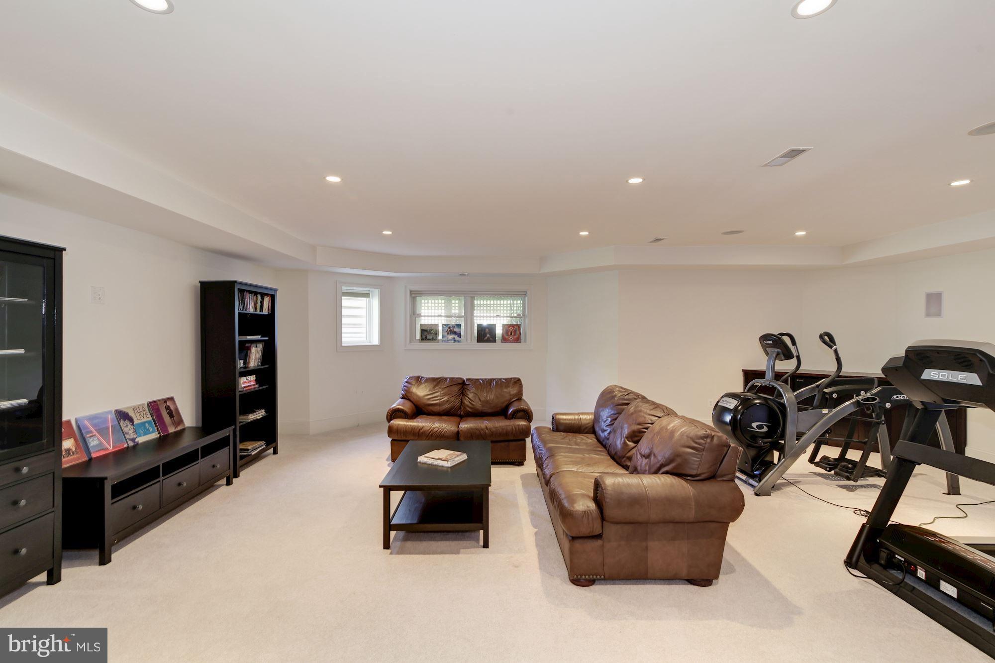 3224 Park View Road Chevy Chase, MD 20815 - Photo 25 of 30 Family Room with door to yard and patio.