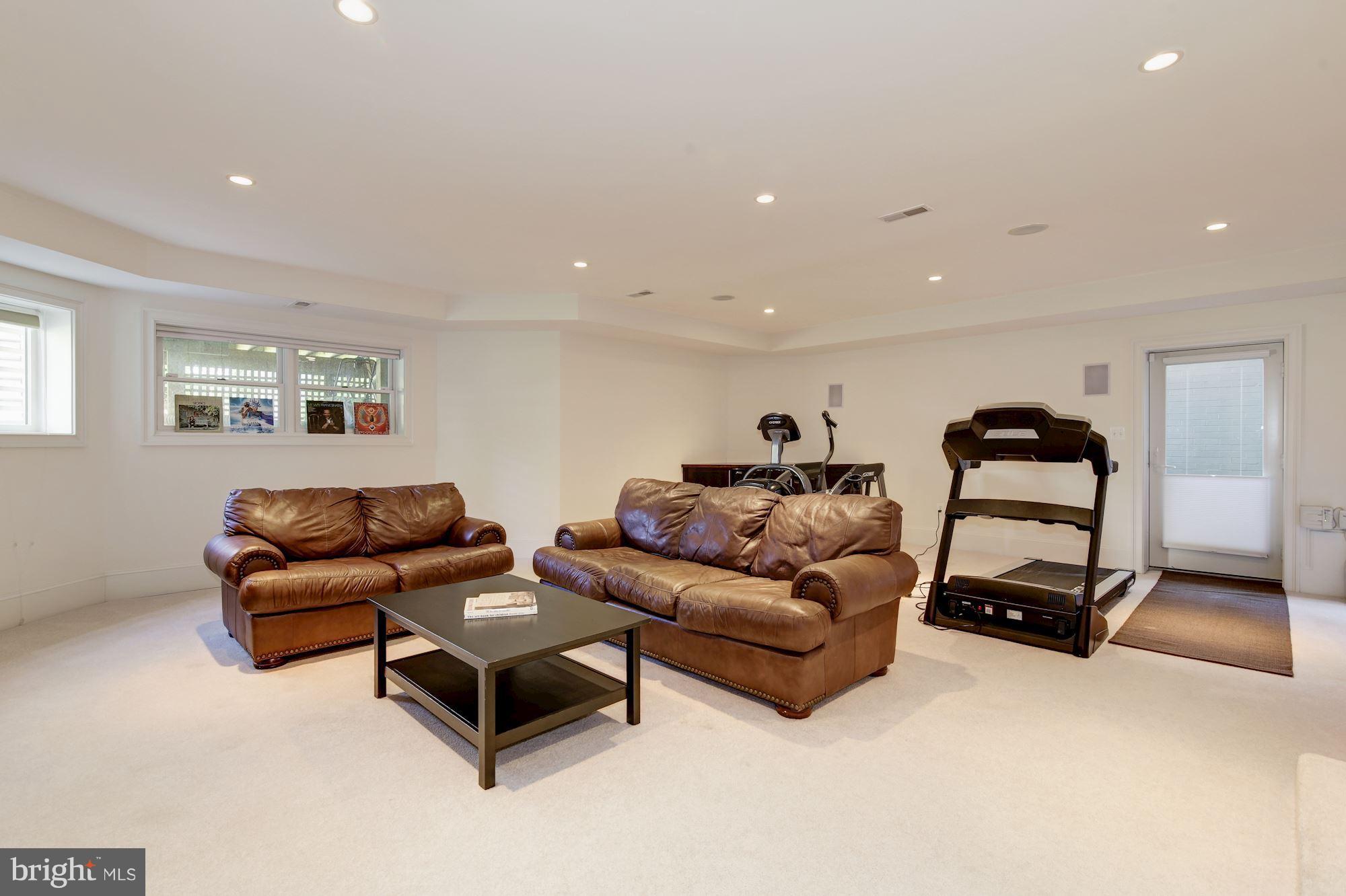 3224 Park View Road Chevy Chase, MD 20815 - Photo 26 of 30 Family Room with 7.1 surround sound.