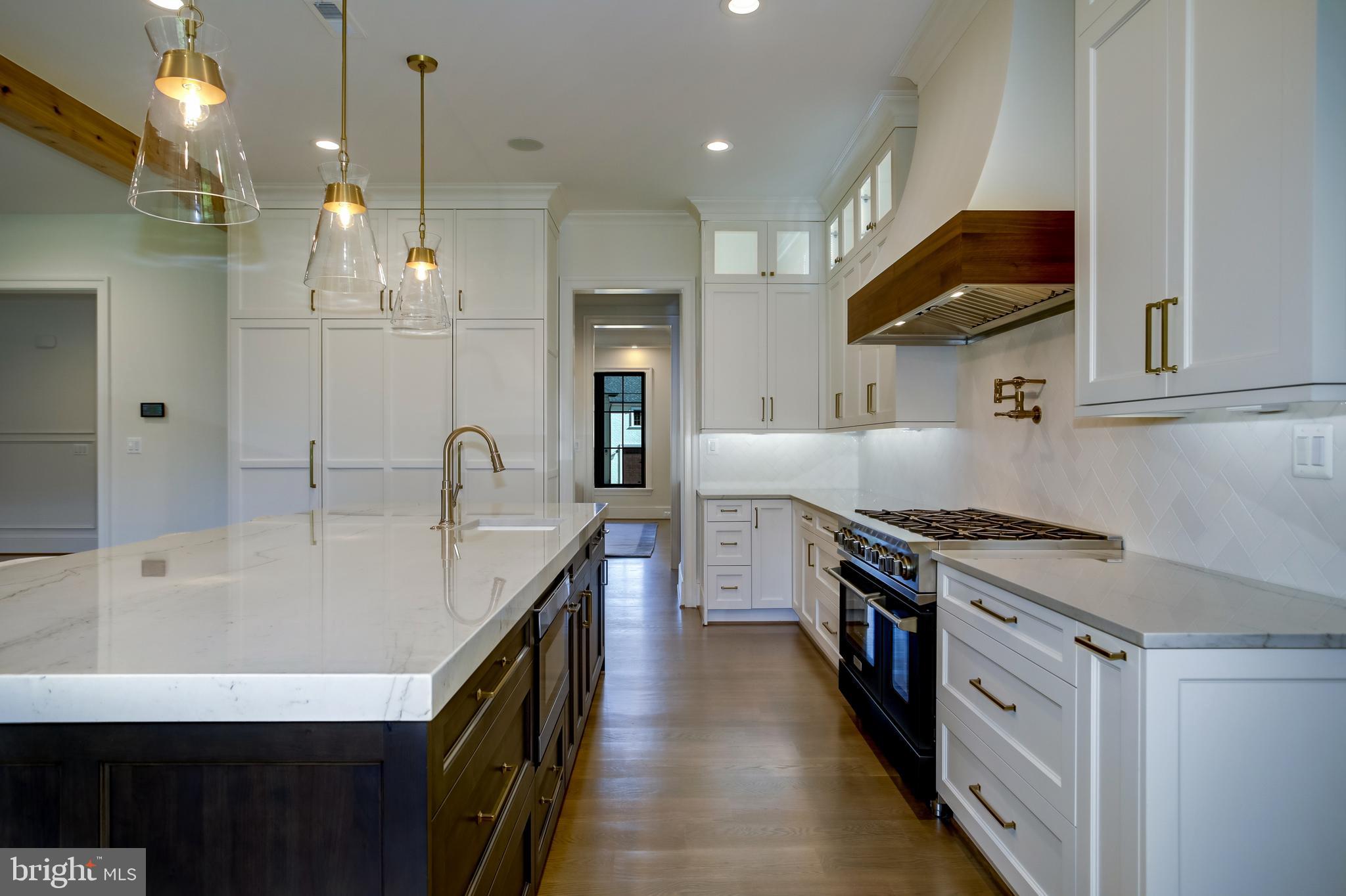 1306 Calder Road McLean, VA 22101 - Photo 9 of 70