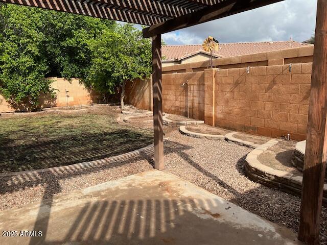 1367 North Los Altos Drive Chandler, AZ 85224 - Photo 2 of 6 a view of a backyard of the house