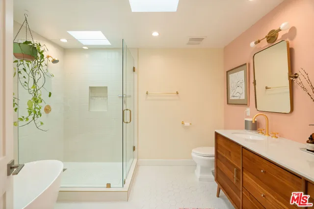 $1,749,000 | 5828 Irvine Avenue, Valley Village, CA 91601