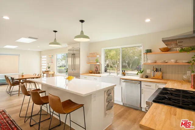 $1,749,000 | 5828 Irvine Avenue, Valley Village, CA 91601