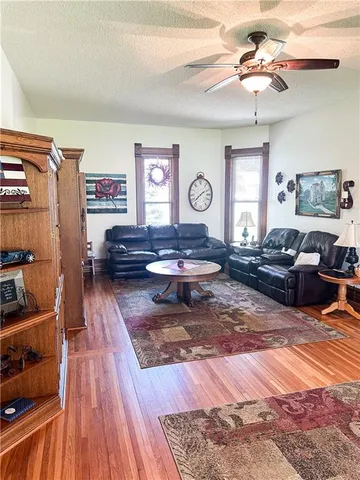 $299,000 | 713 Brookfield Avenue, Brookfield, MO 64628