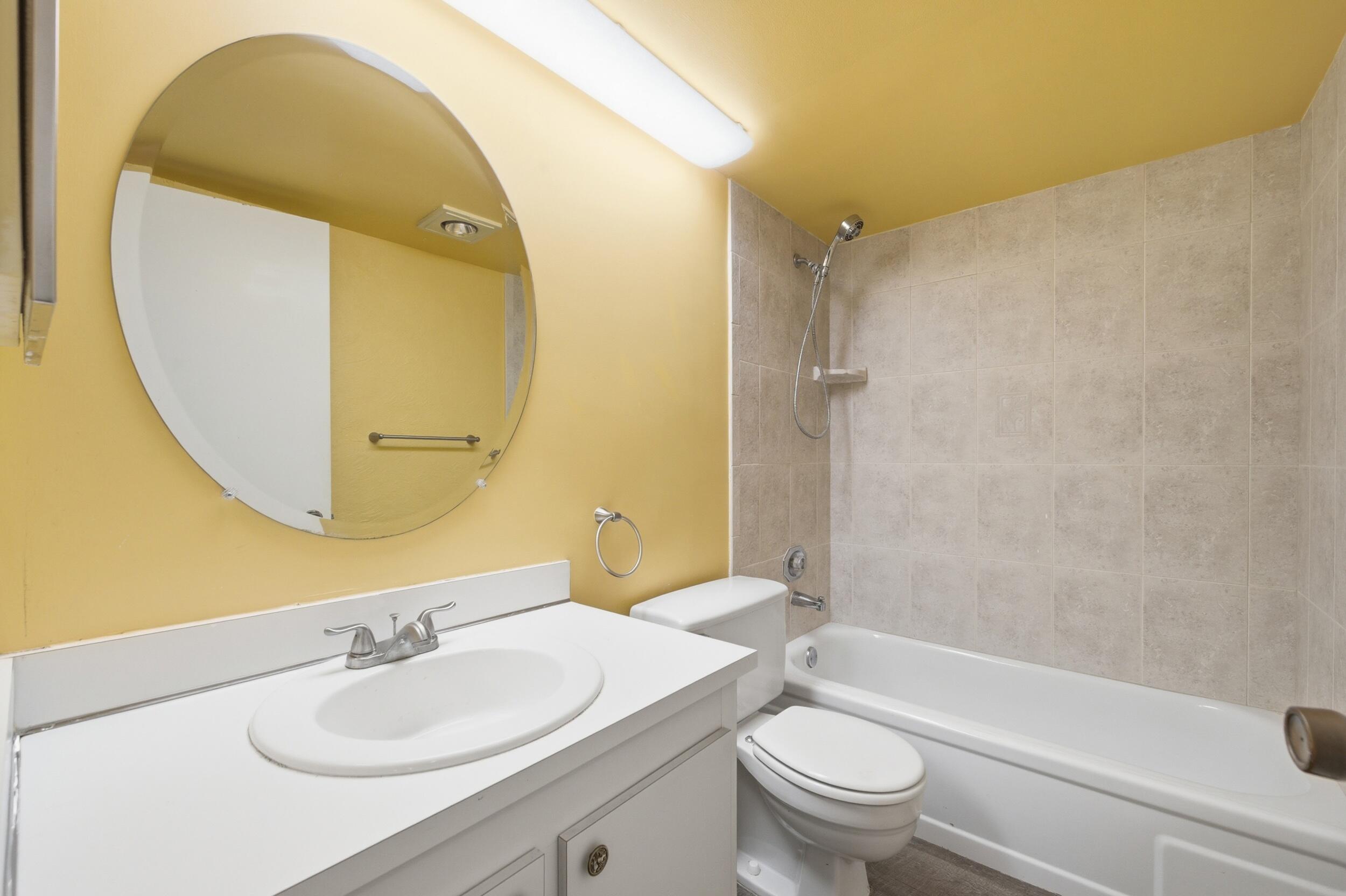1981 Woolbright Road, Unit E101 Boynton Beach, FL 33426 - Photo 14 of 24 Hall bath