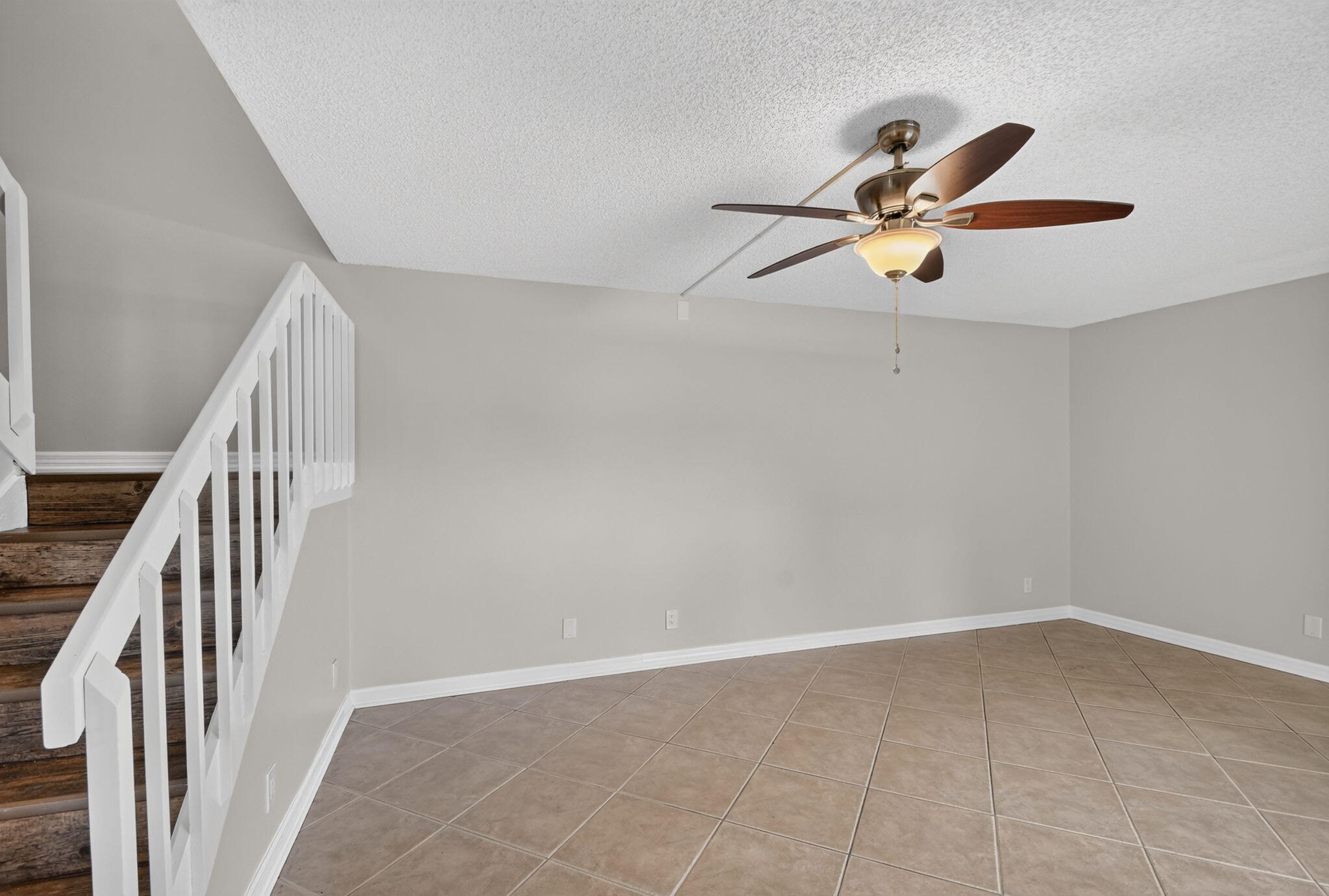744 Springdale Circle Palm Springs, FL 33461 - Photo 6 of 40 8-web-or-mls-DSC_4016