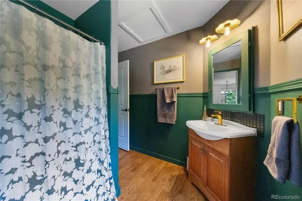 a view of house and outdoor space