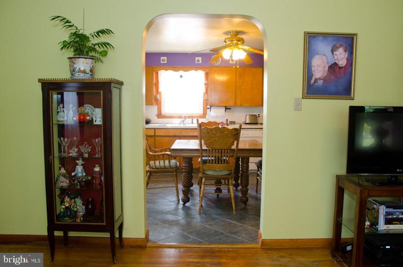 2211 Locust Road Dover, PA 17315 - Photo 5 of 35 Gallery Image 5