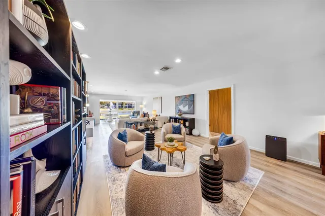 $649,900 | 3651 Oaks Clubhouse Drive, Unit P11, Pompano Beach, FL 33069