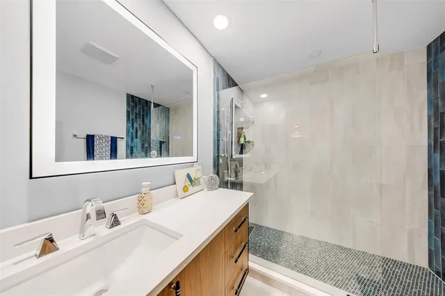 $649,900 | 3651 Oaks Clubhouse Drive, Unit P11, Pompano Beach, FL 33069