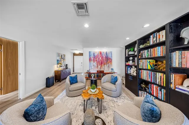 $649,900 | 3651 Oaks Clubhouse Drive, Unit P11, Pompano Beach, FL 33069