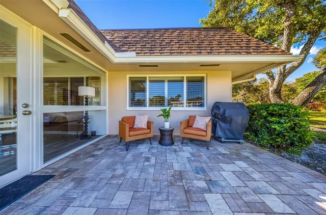 $649,900 | 3651 Oaks Clubhouse Drive, Unit P11, Pompano Beach, FL 33069