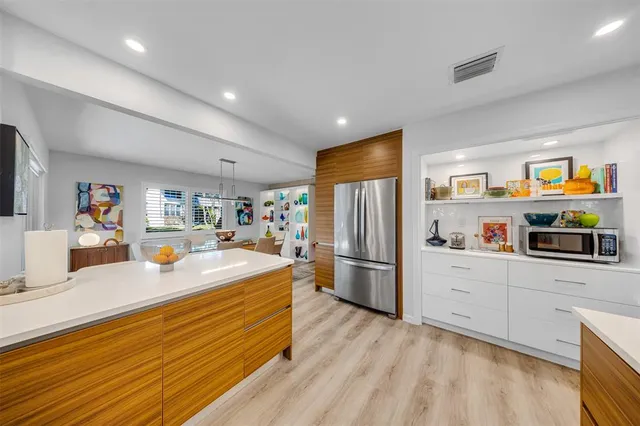 $649,900 | 3651 Oaks Clubhouse Drive, Unit P11, Pompano Beach, FL 33069