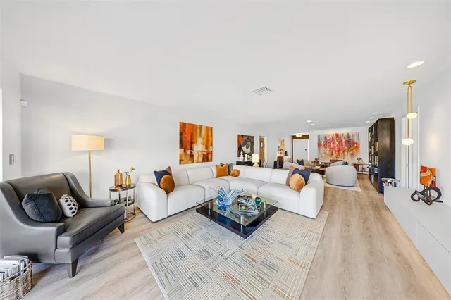 $649,900 | 3651 Oaks Clubhouse Drive, Unit P11, Pompano Beach, FL 33069