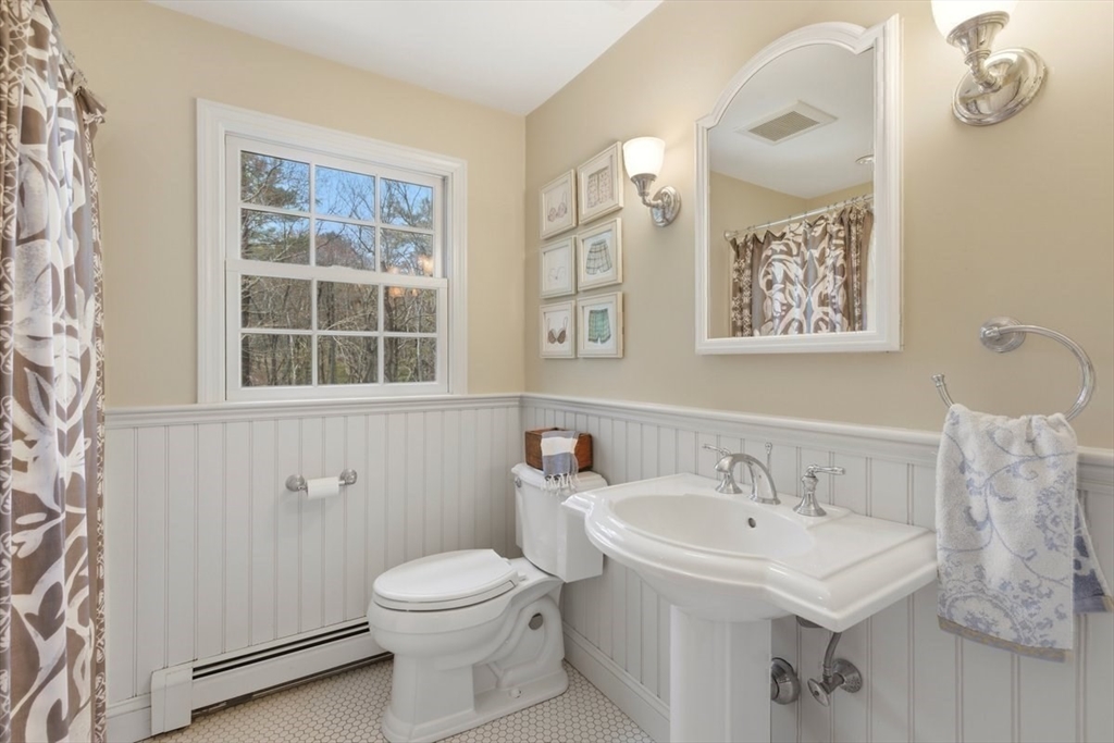 7 Tanglewood Road Walpole, MA 02032 - Photo 25 of 40