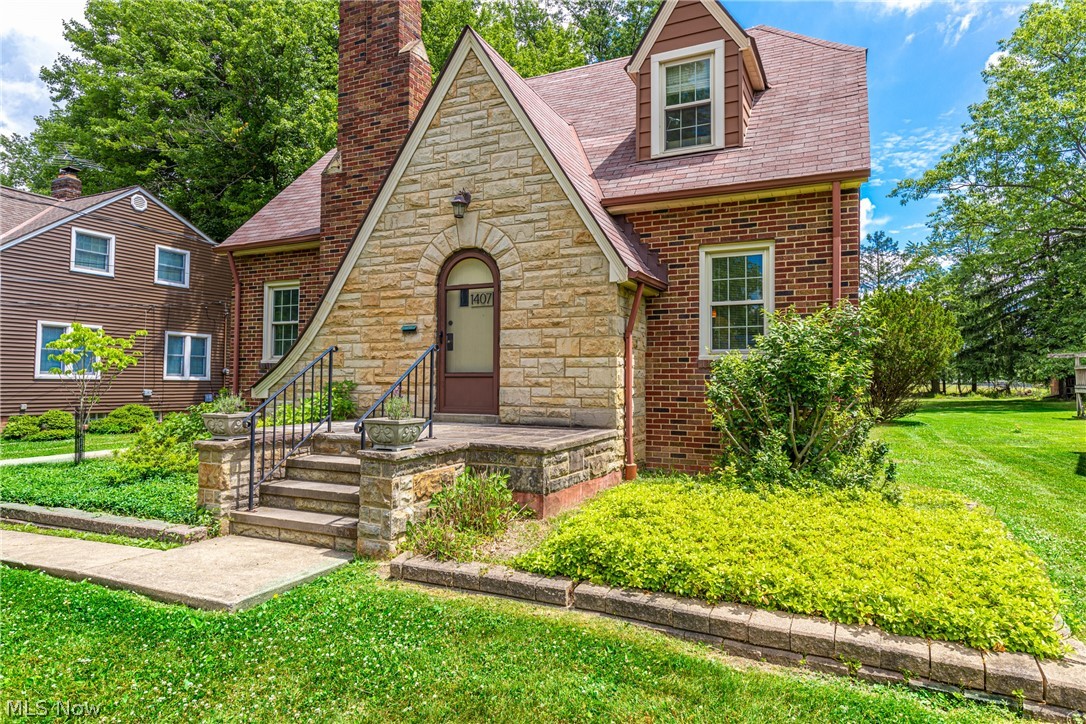 1407 Dorsh Road Cleveland, OH 44121 - Photo 34 of 35