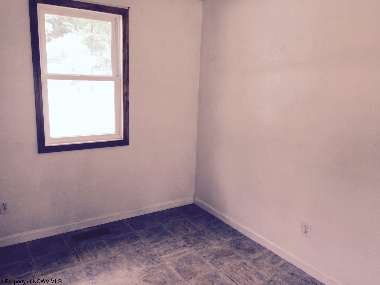 1 Box 30 Beverly, WV 26253 - Photo 5 of 9 Gallery Image 5