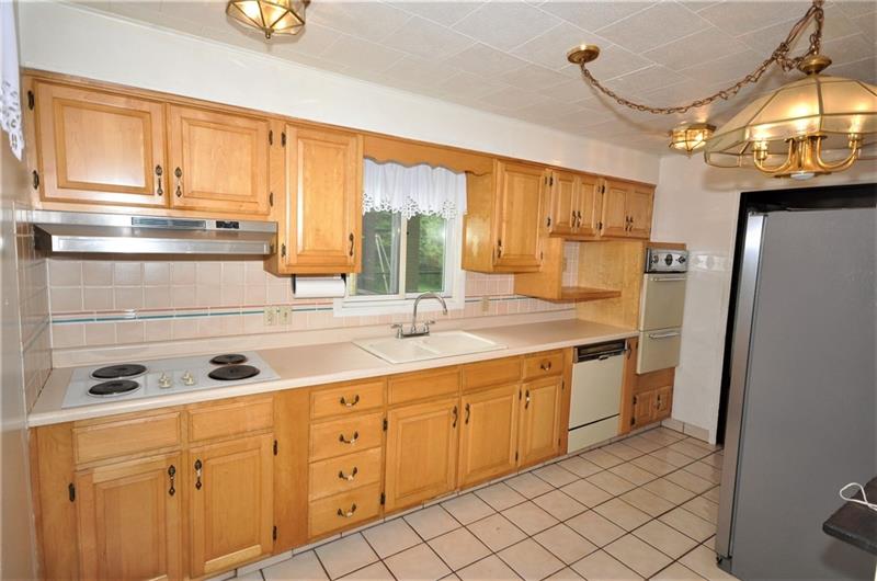 1422 Powers Run Road Pittsburgh, PA 15238 - Photo 2 of 25 Gallery Image 2