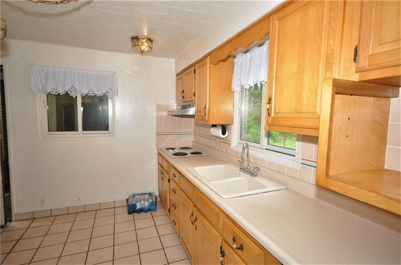 1422 Powers Run Road Pittsburgh, PA 15238 - Photo 3 of 25 Gallery Image 3