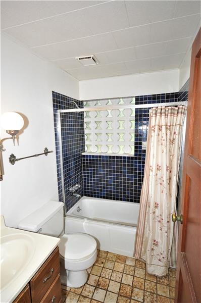 1422 Powers Run Road Pittsburgh, PA 15238 - Photo 10 of 25 Gallery Image 10