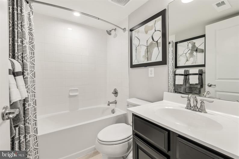 150 Spring Gate Lane, Unit CLARENDONMIDLEVEL Pasadena, MD 21122 - Photo 17 of 23 Gallery Image 17
