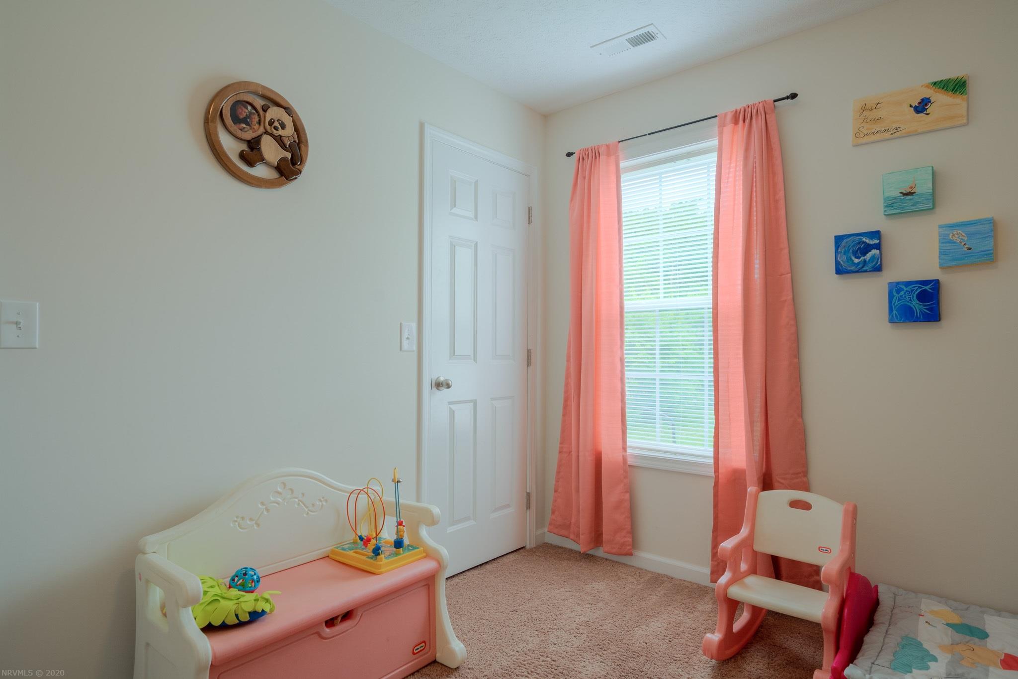 7698 Brooklyn Road Radford, VA 24141 - Photo 25 of 27 Gallery Image 25