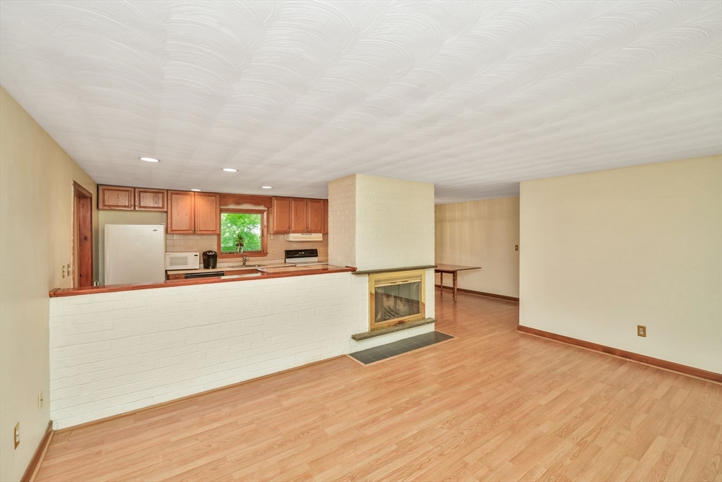 2 Catherine Road Framingham, MA 01701 - Photo 2 of 36