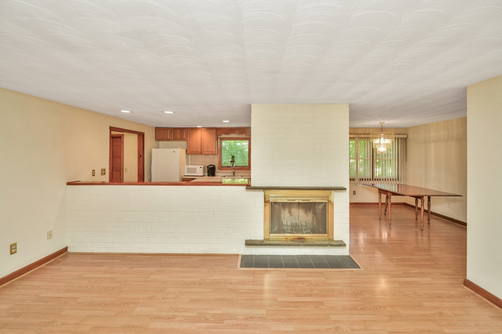 2 Catherine Road Framingham, MA 01701 - Photo 3 of 36